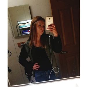 Meet your Posher, Ashleigh